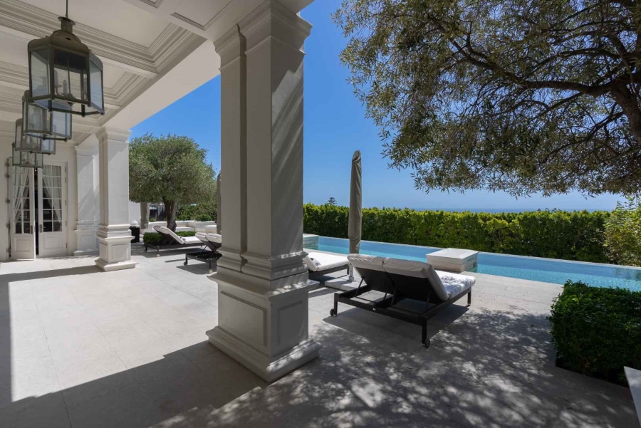 7 Bedroom Property for Sale in Fresnaye Western Cape